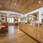 Hotell Chesa Valese By Sisters 4*