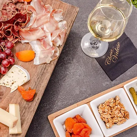 Chesa Valese By Sisters 酒店