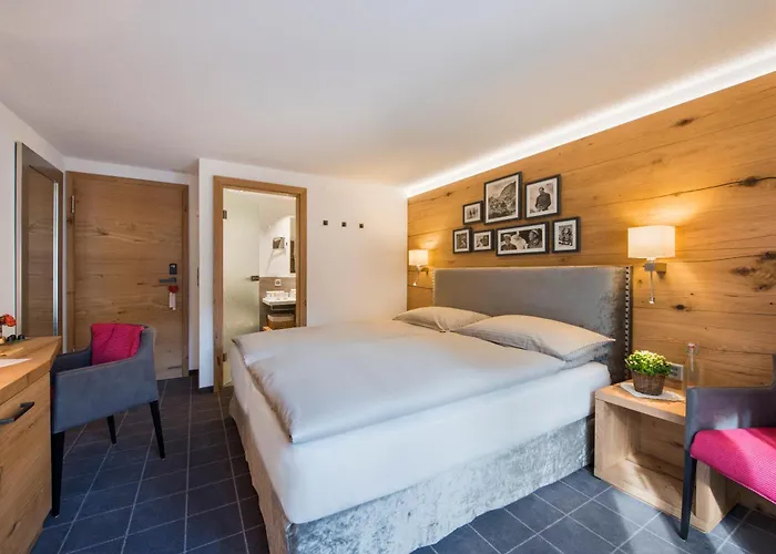 Hotel Chesa Valese By Sisters 4*