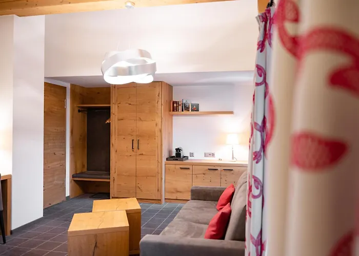 Chesa Valese By Sisters Hotel