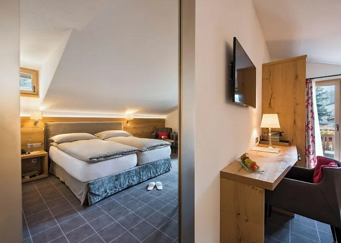 Hotel Chesa Valese By Sisters 4*