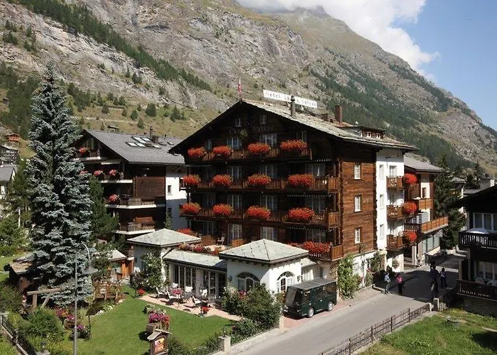 Hotel Chesa Valese By Sisters 4*