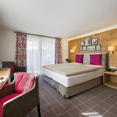 Hotel Chesa Valese By Sisters 4*