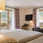 Hotel Chesa Valese By Sisters 4*