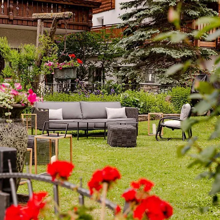 Chesa Valese Otel