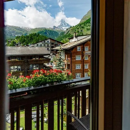 Chesa Valese By Sisters Hotel