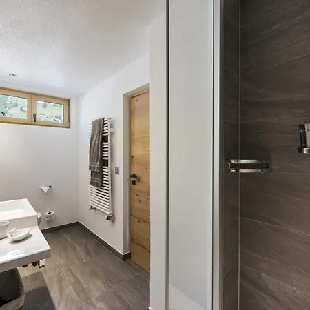 Otel Chesa Valese