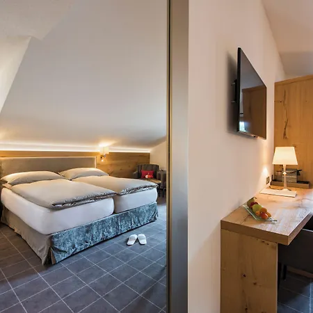 Hotel Chesa Valese By Sisters 4*